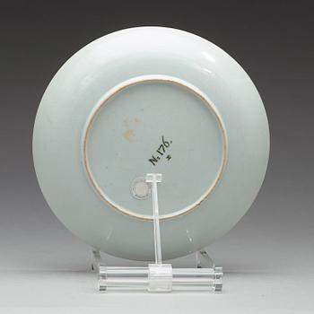 A famille rose dish, Qing dynasty, 18th Century with Johanneummark N=176. I.