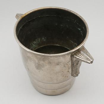 CHAMPAGNEKYLARE, försilvrad mässing, 1900-talets första hälft.