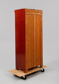KLÄDSKÅP, jugend, 1900-talets början.