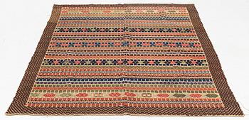 Bordstäcke/bonad, krabbasnår, Skåne, ca 193 x 134 cm.