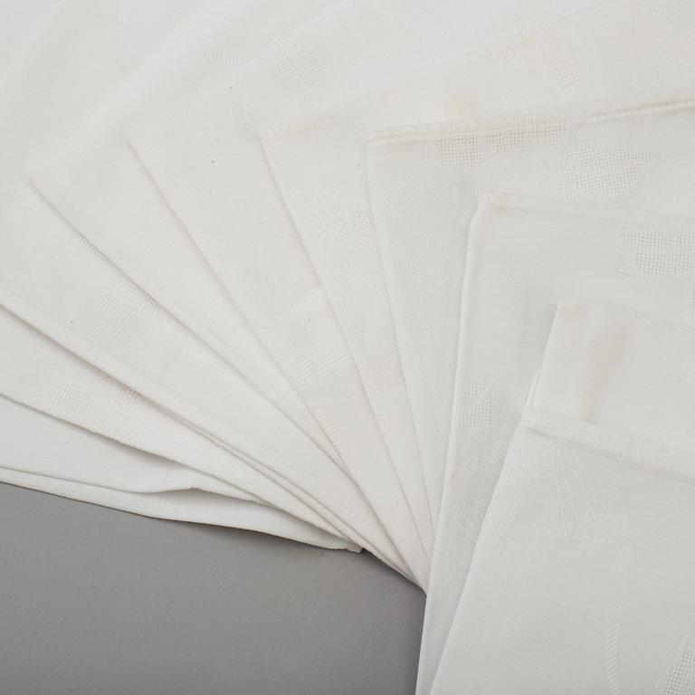 22 pieces of linen, 20th century.