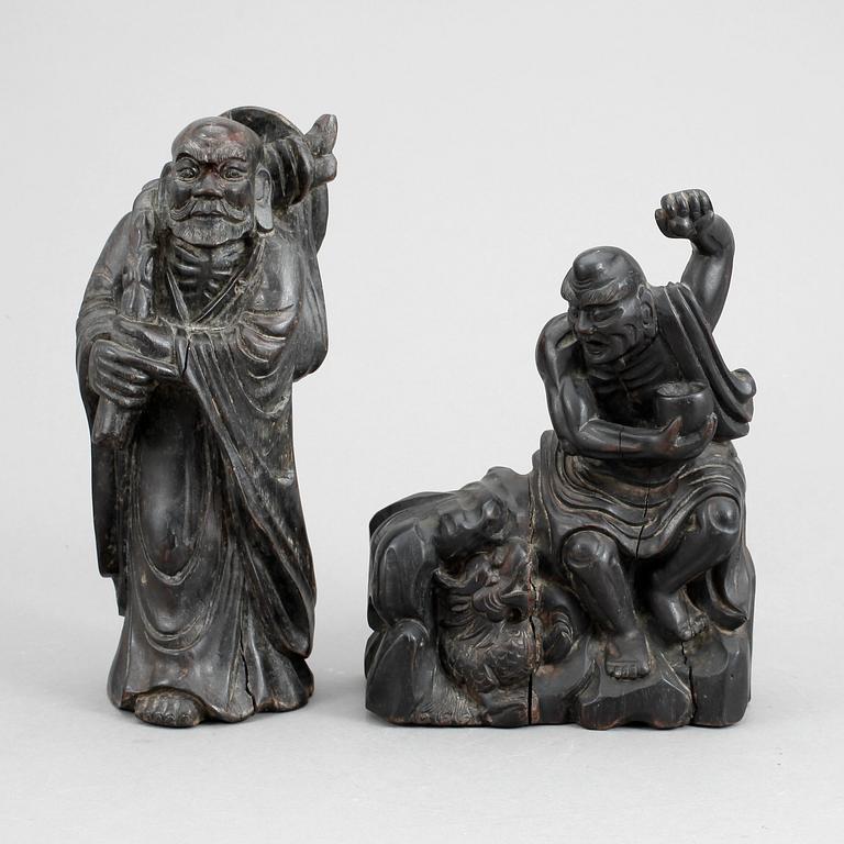FIGURER, 2 st, trä, Kina, modern tillverkning.