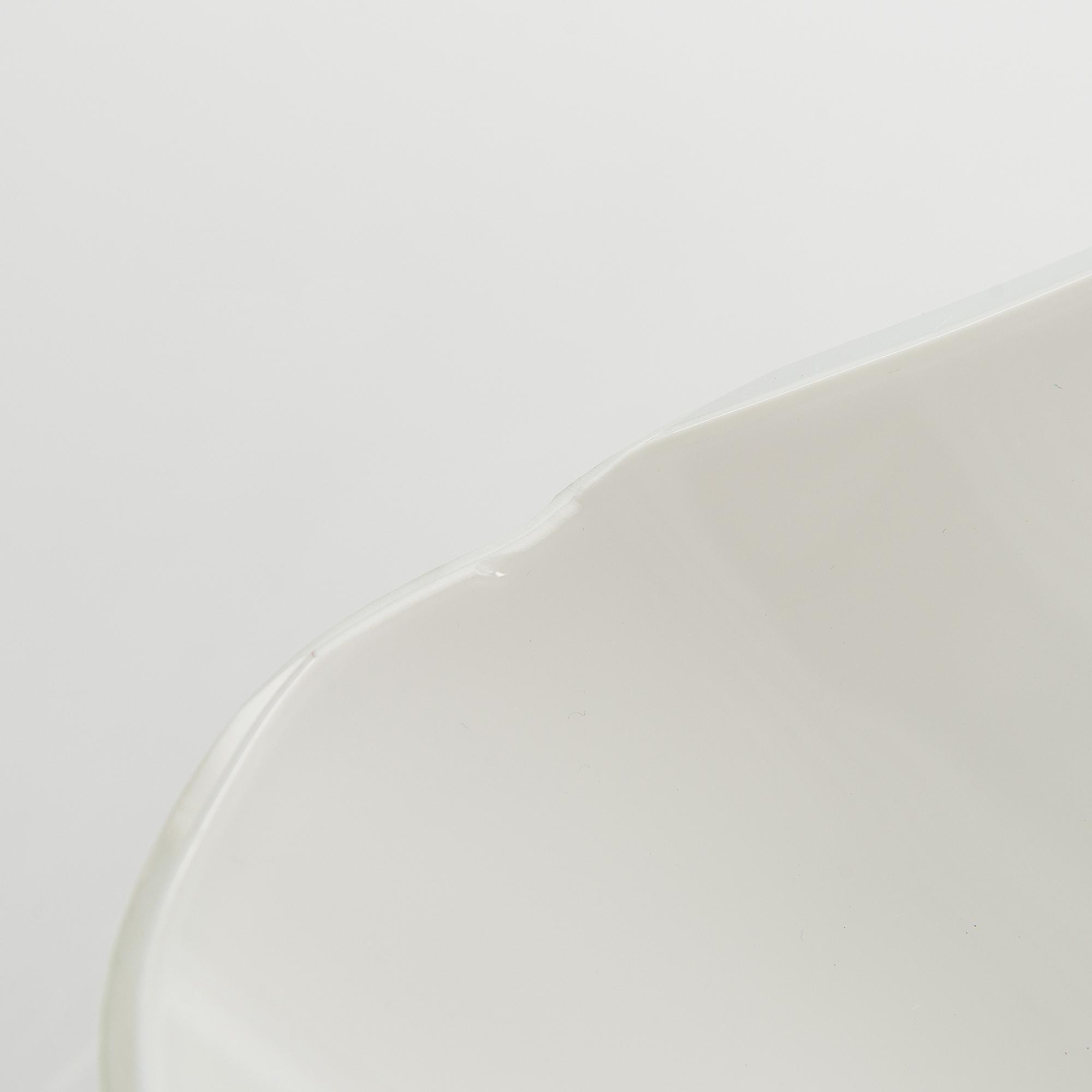 Alvar Aalto, 1 osa lasiveistoksesta, ”Aallon-kukka” 9767C, signeerattu Alvar Aalto Karhula.