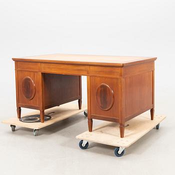 Skrivbord  med stol NK (Nordiska Kompaniet) tidigt 1900-tal.