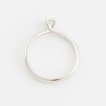 Brilliant cut diamond solitaire ring.