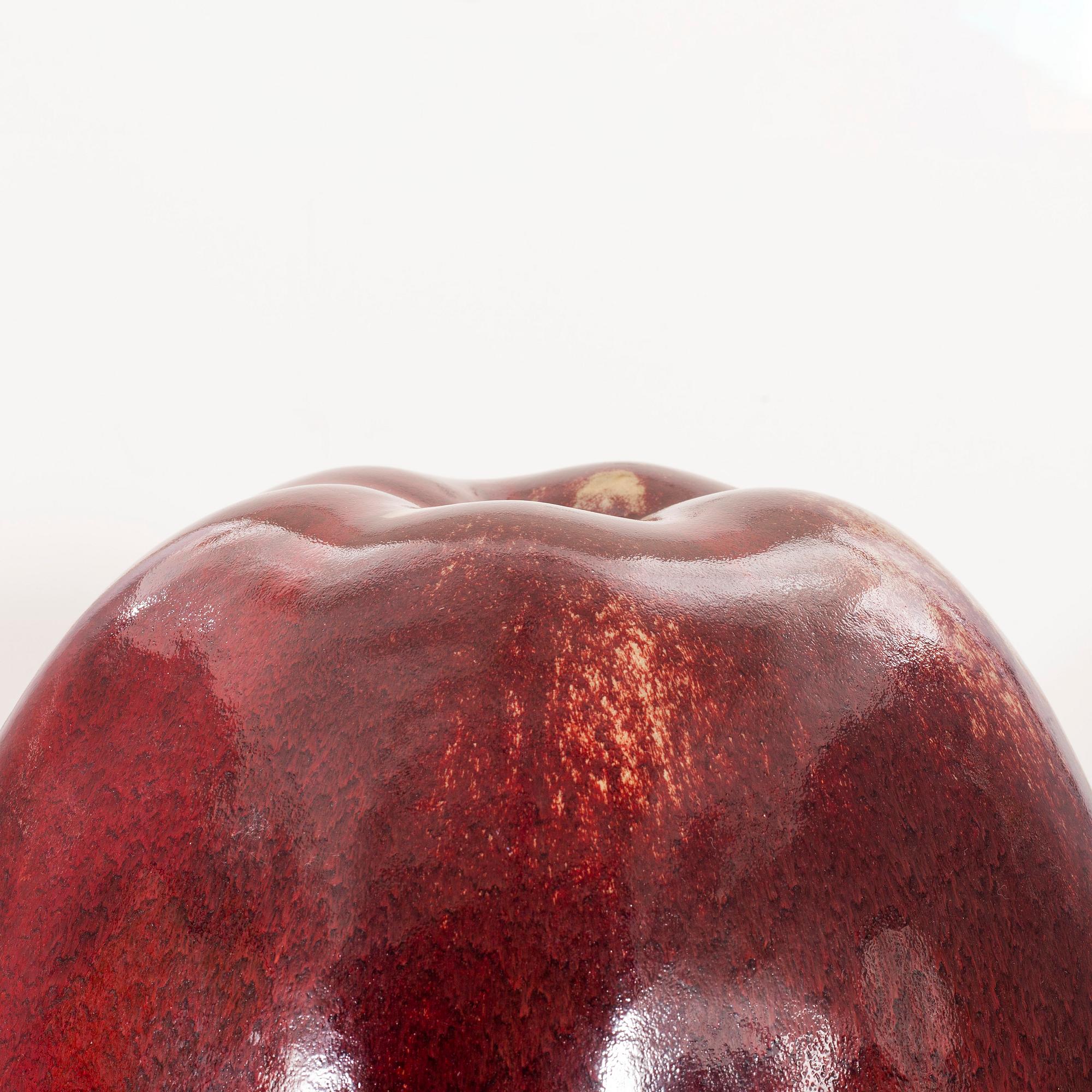ULLA & GUSTAV KRAITZ, a glazed stoneware sculpture of an apple, Fogdarp, Förslöv, Sweden 2005.