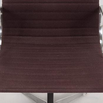 Charles & Ray Eames, työtuoli, malli EA 108, Herman Miller, 1970-luku.