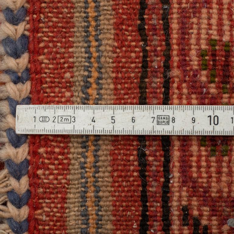 MATTA, old Marockansk, ca 295 x 192,5-201 cm (samt kortsidorna med ca 5-5,5 cm slätväv).