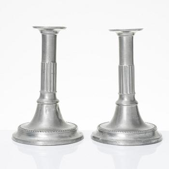 Ljusstakar, 2 par, tenn, bl.a. Israel Berglund, Malmö, 1800-tal.