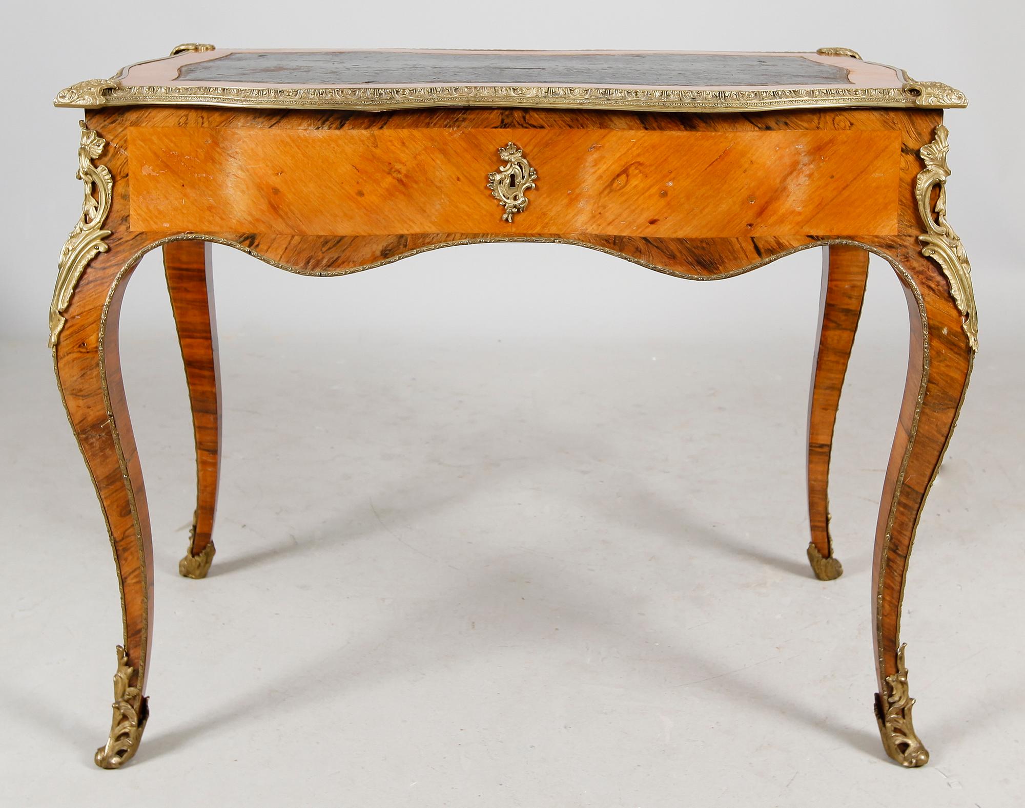 DAMSKRIVBORD, rokokostil, 1800-talets andra hälft.