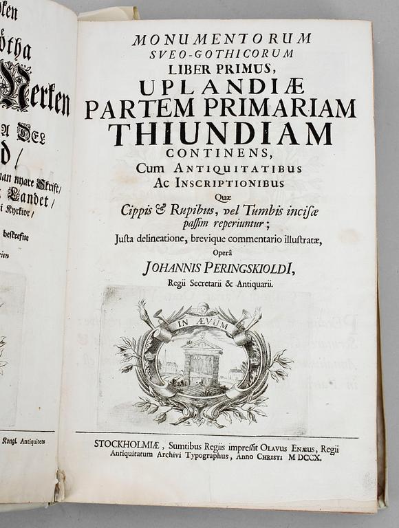 BOK, "Monumenta Uplandica per Thiundam" av Johan Peringskiöld, Stockholm 1710 och 1719.