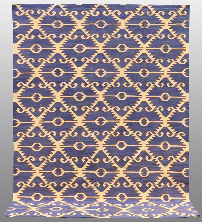 CARPET, Kilim, ca 293 x 214 cm.