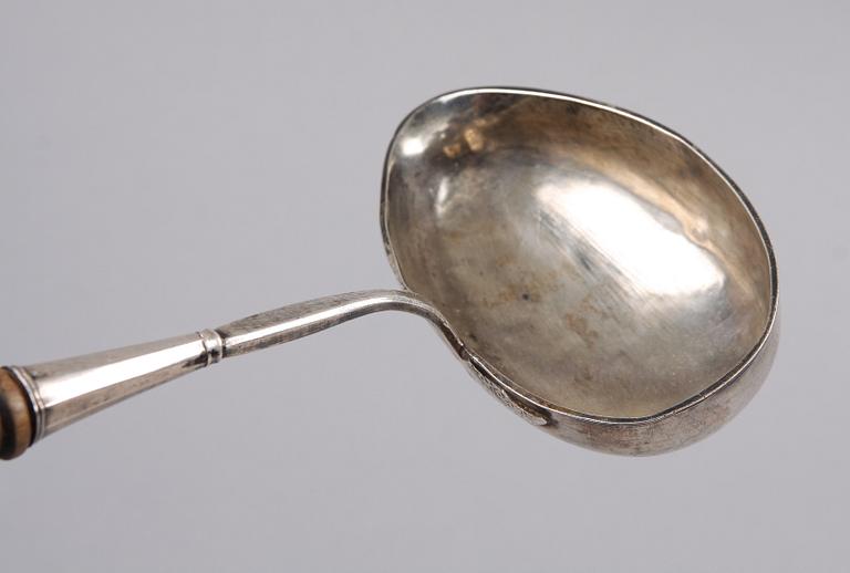 PARTI SILVER, 4 delar. Bl a sannolikt Eric Ramstedt, Härnösand 1800.