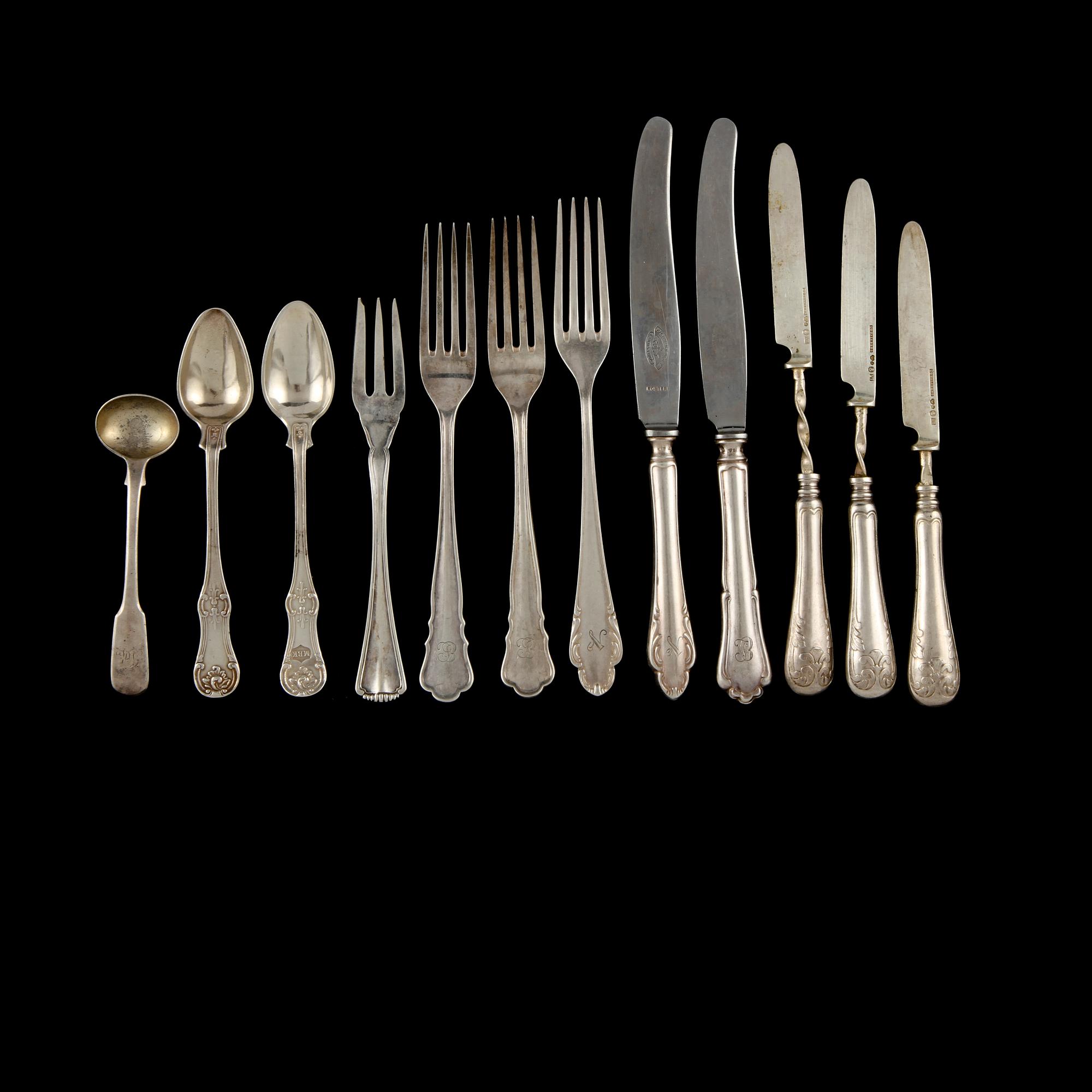 SILVERBESTICK, 46 st, 1800-tal respektive 1900-tal. Total vikt 1650 g.