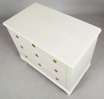 BYRÅ, gustaviansk stil, 1900-talets första hälft.