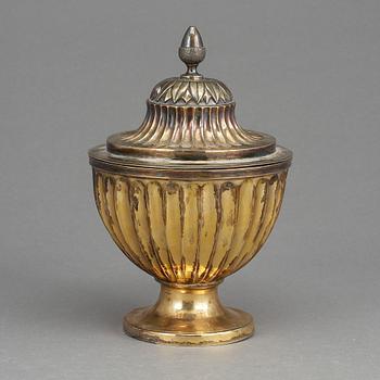 SKÅL MED LOCK, förgylld mässing, 1800-tal.