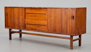 SIDEBOARD, "Arild", Nils Jonsson för Troeds i Bjärnum. 1900-talets mitt.