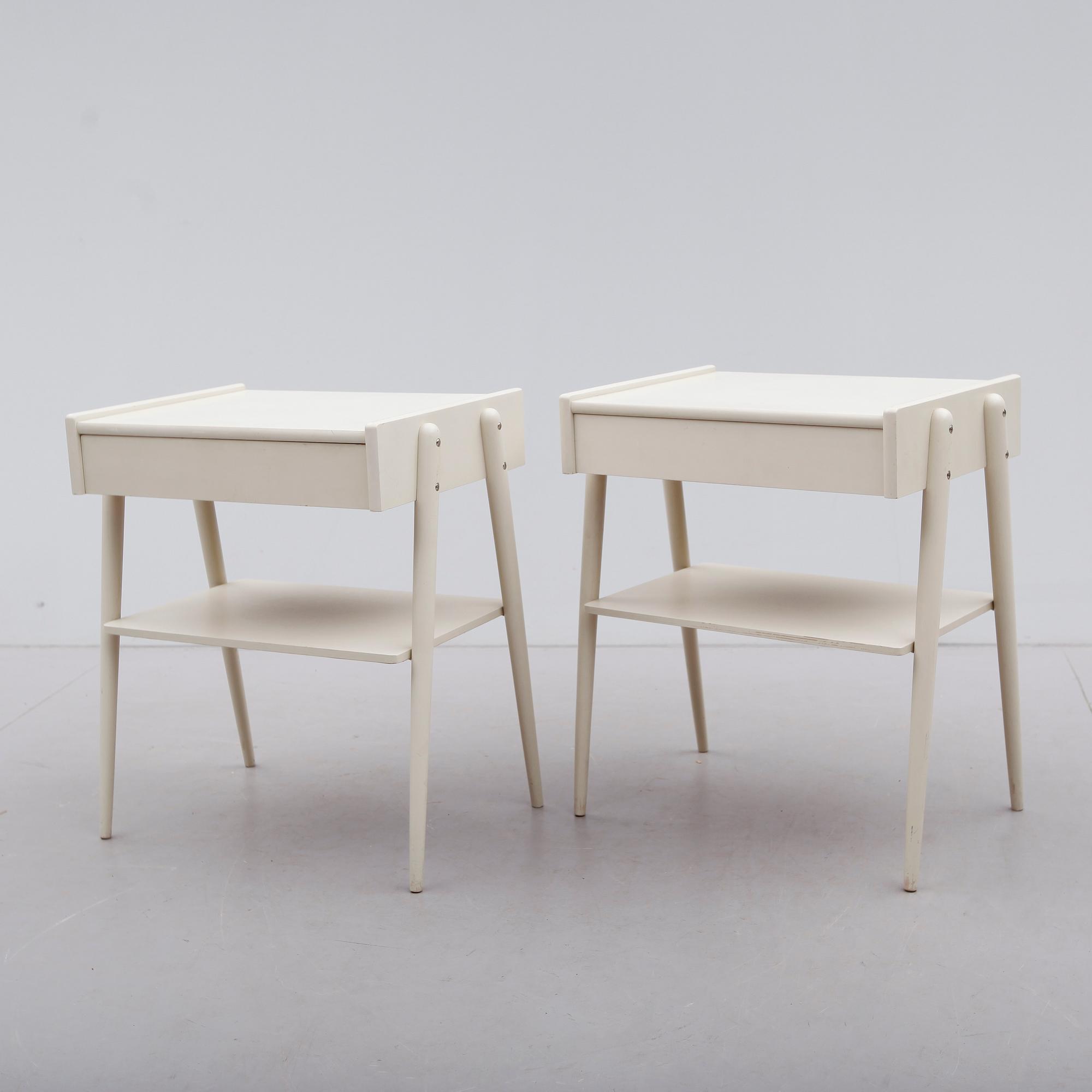 SÄNGBORD, ett par, Carlström & Co Möbelfabrik, 1900-talets andra hälft.