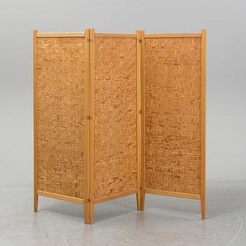 A 20th century wooden screen, three sections, Alberts Tibro.