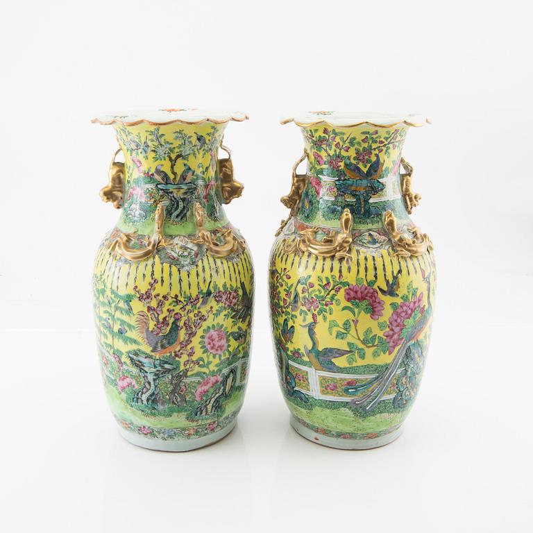 Vases a pair of China late 19th century porcelain.