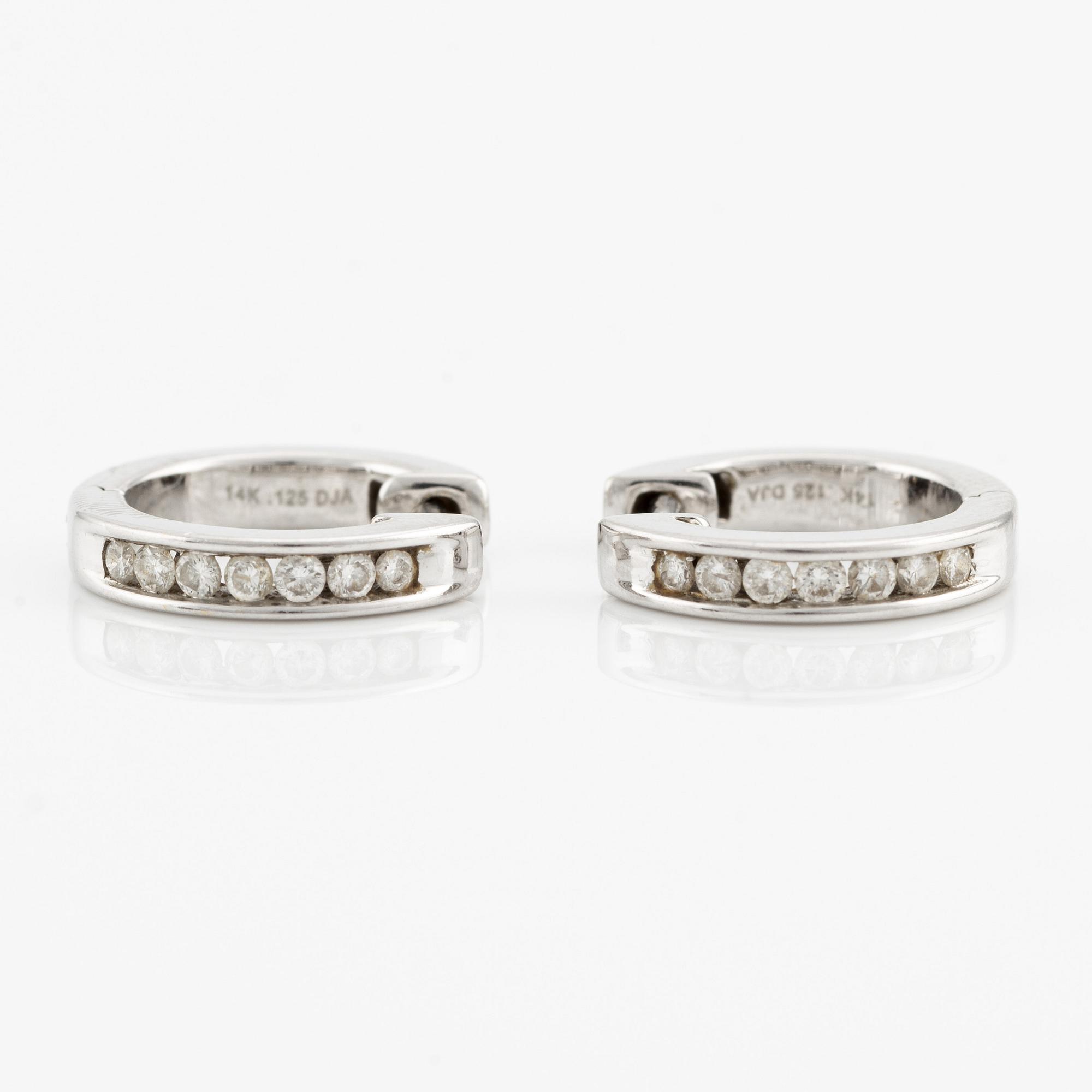 Örhängen hoops, 14K vitguld med briljantslipade diamanter.