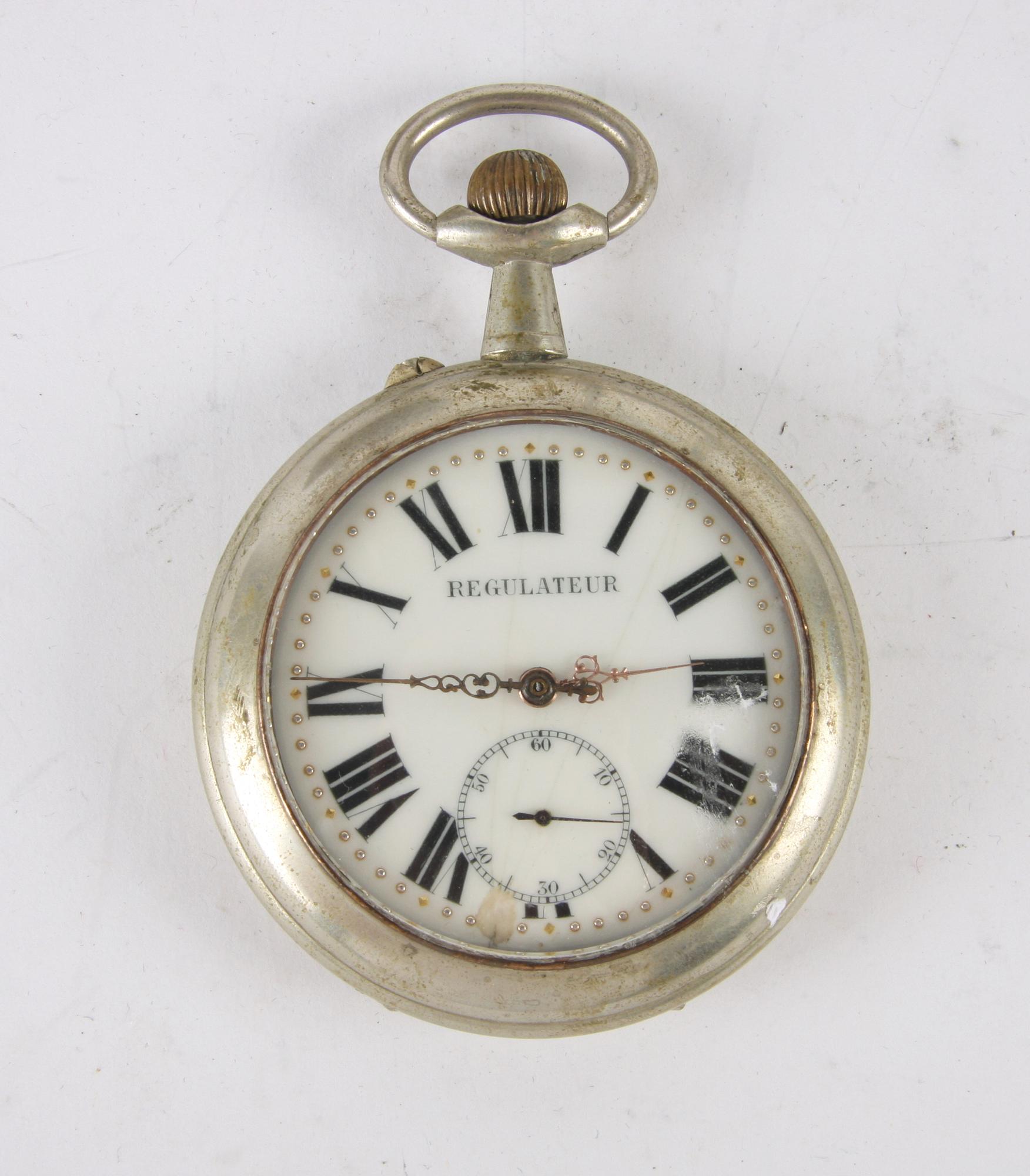 FICKUR och KLOCKSTÄLL samt KORG, Regulateur, metall/nysilver, omkring 1900.