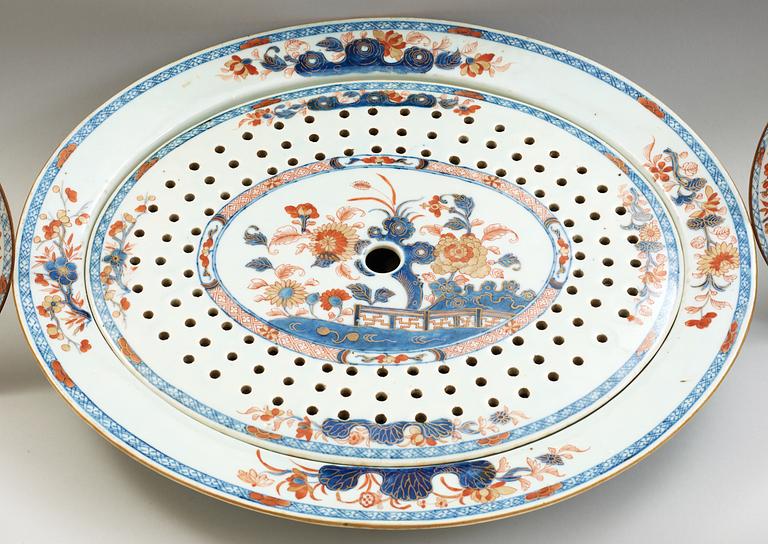 SERVIS, 22 delar, kompaniporslin. Qing dynastin, 1700-tal.