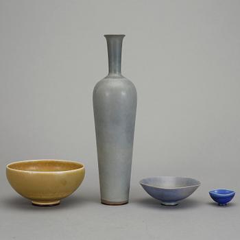 SKÅLAR, 3 st samt VAS, stengods, Berndt Friberg, Gustavsberg Studio, olika årtal bla 1965.