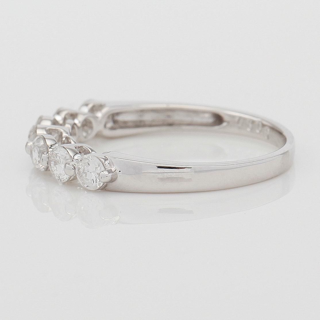 RING, 18K vitguld och diamanter tot ca 0.60 ct.
