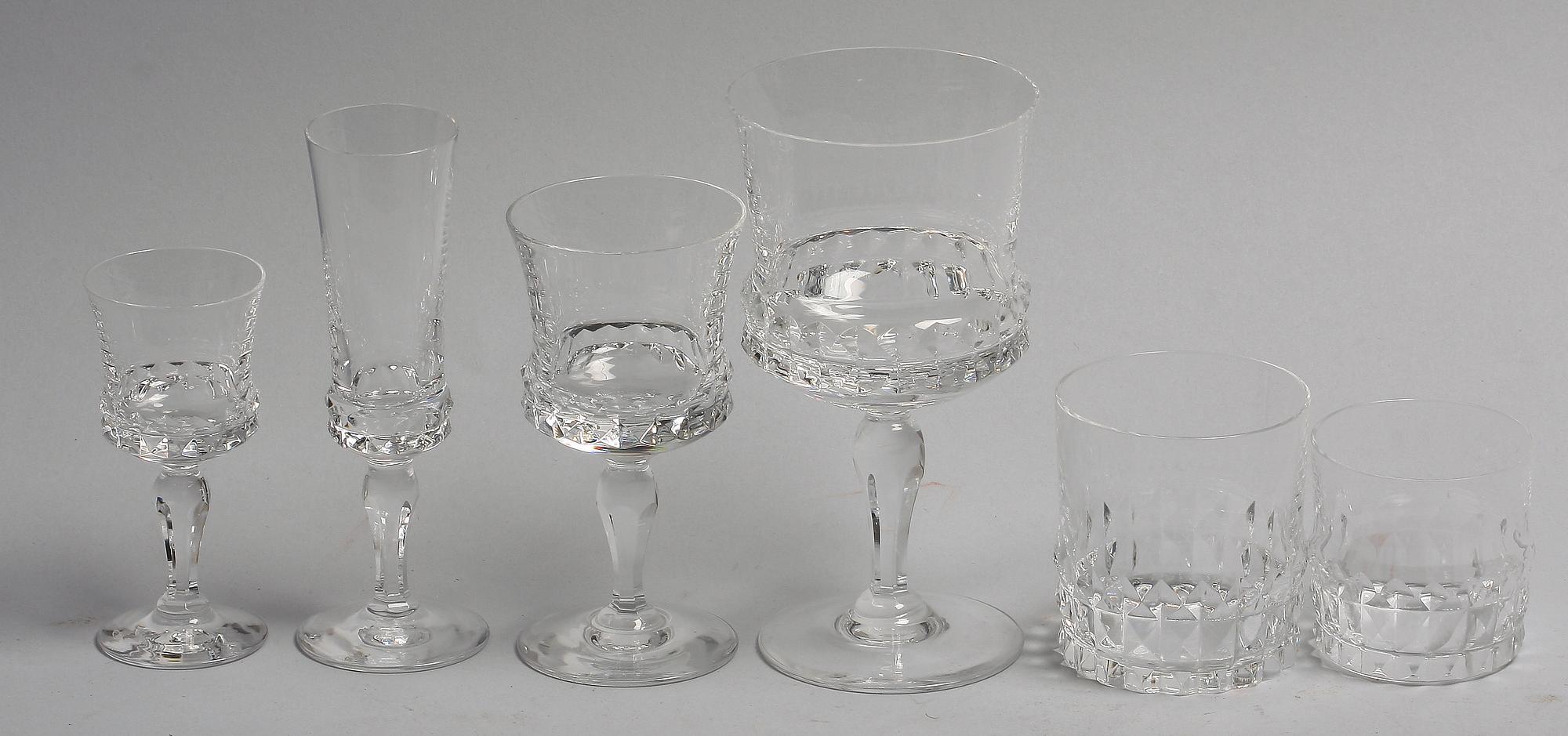 GLASSERVISDELAR, ca 80 st.