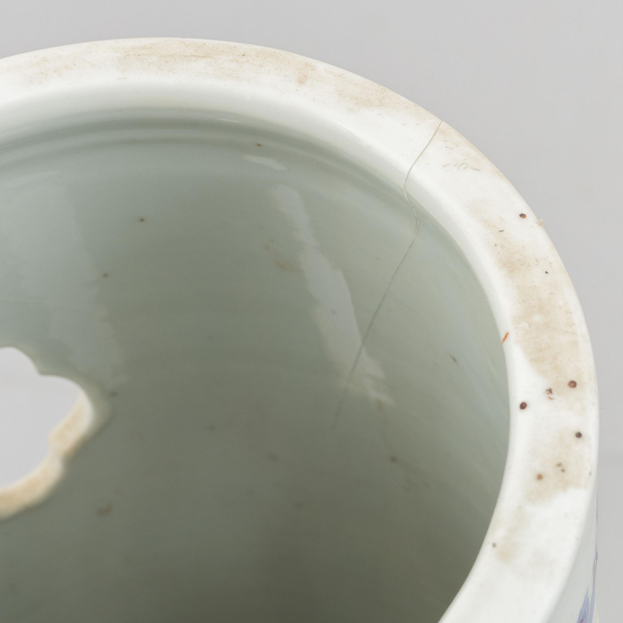 Two Chinese blue and white porcelain hat stands, Qing dynasty, 19th century.
