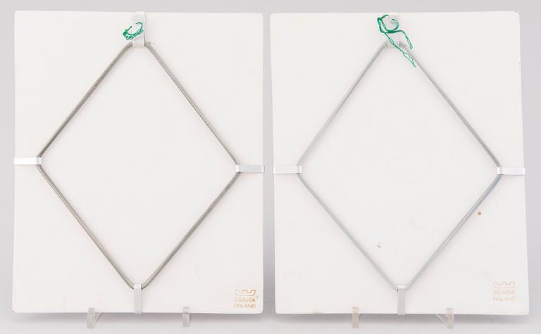HELJÄ LIUKKO-SUNDSTRÖM, A set of two ceramic wall plaquets, signed. Arabia Finland.