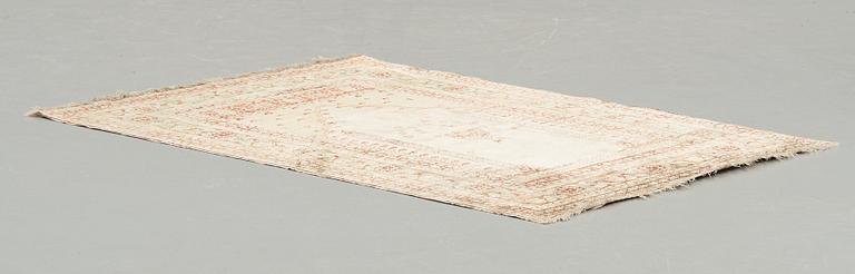 MATTO, an antique silk Tabriz, ca 165 x 118,5-111,5 cm.