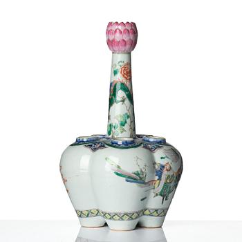 Tulpanvas, porslin. Qingdynastin, 1800-tal.