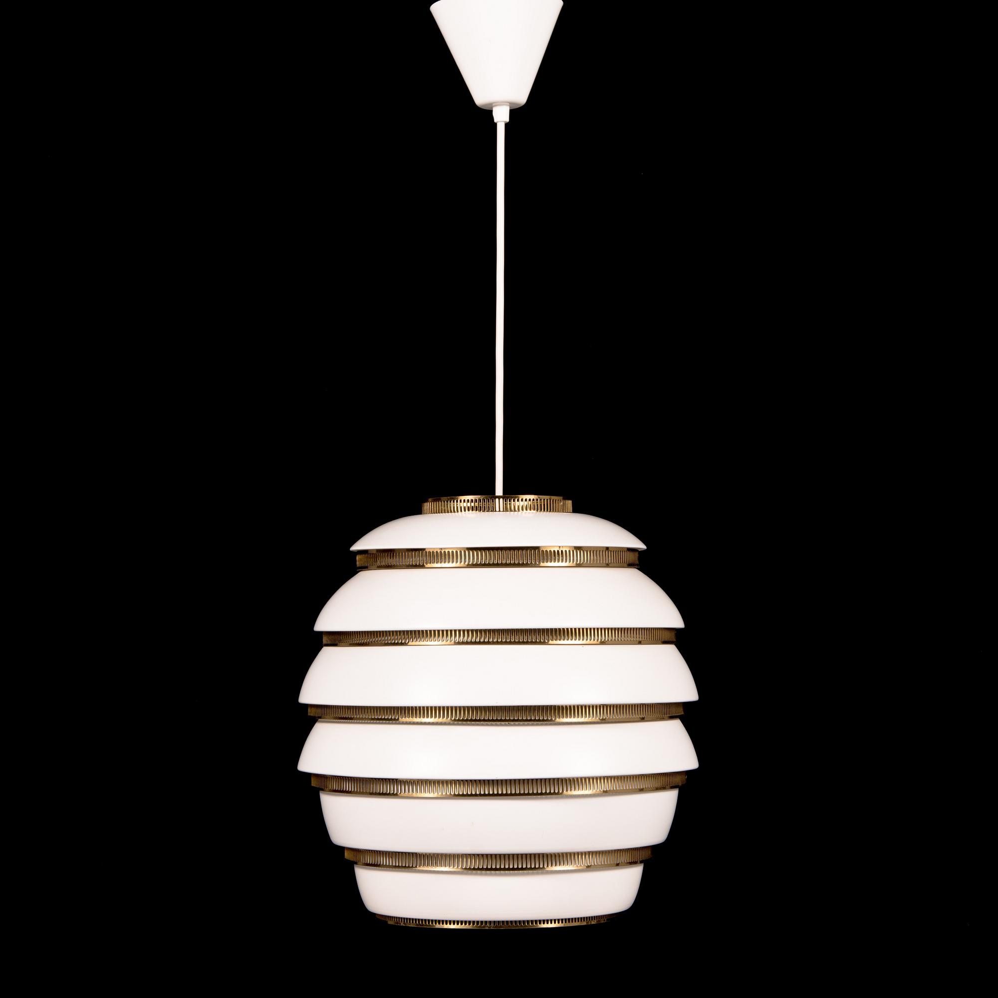 Alvar Aalto, taklampa, modell A332, "Bikupa", Valaistustyö.