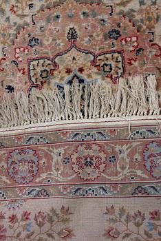 MATTA, Orientalisk, ca 245 x 141.