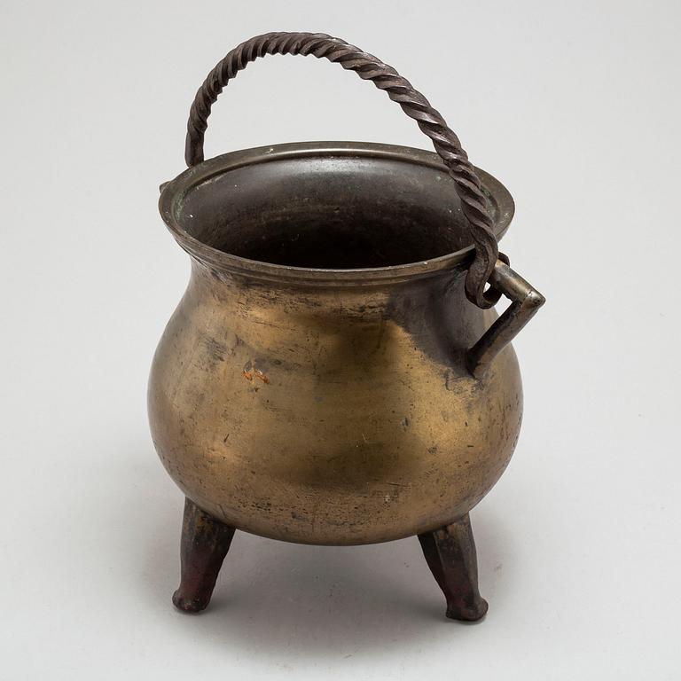 A possibly 16th century bronze cauldron.