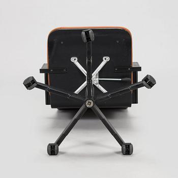 Yrjö Kukkapuro, tuoli, "Sirkus", Avarte Oy, 1983.