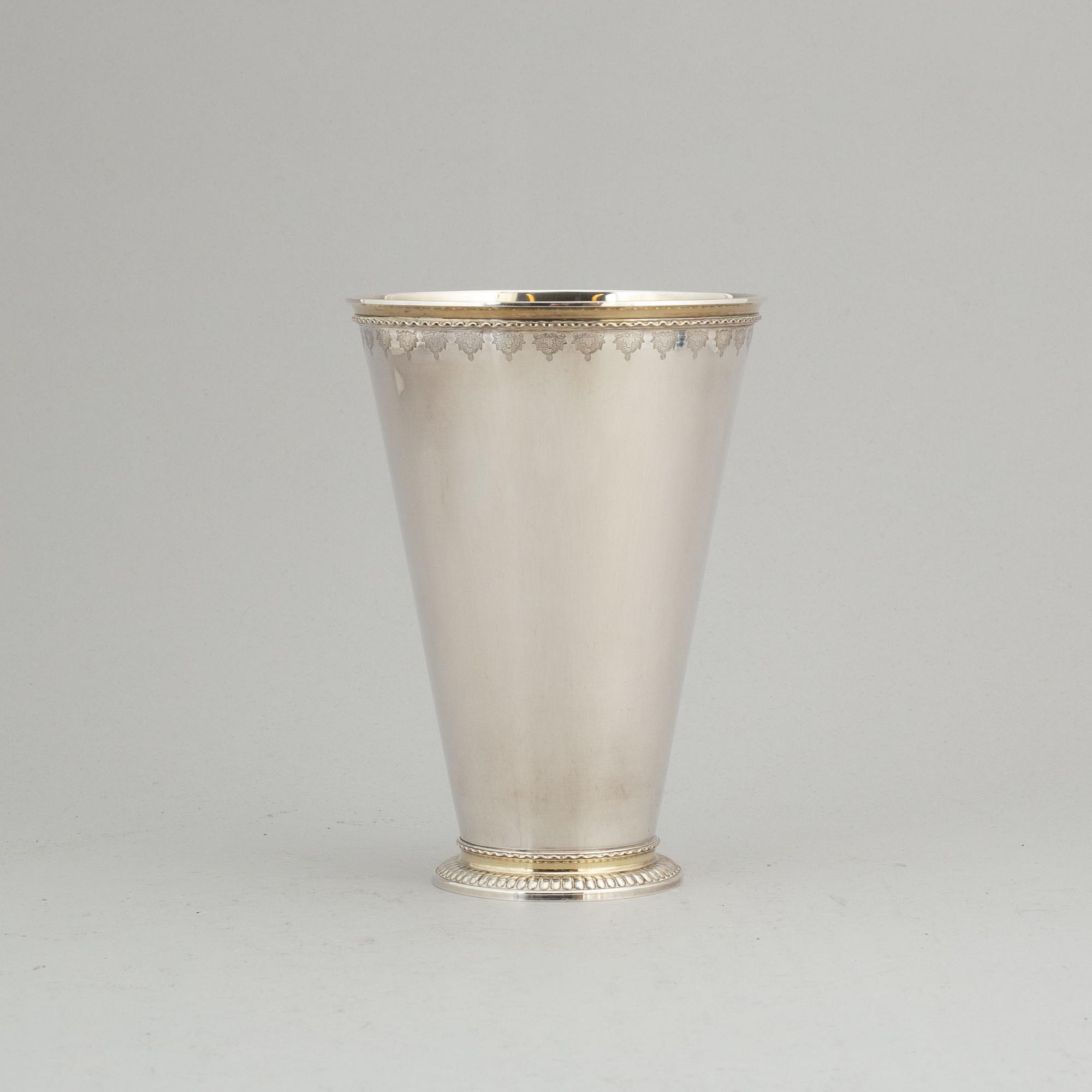 A silver beaker by GAB, Stockholm 1937.