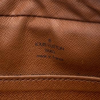 A Louis Vuitton toilet bag 'Compiegne Toilette 23'.
