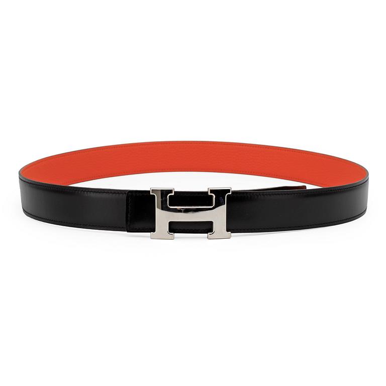 HERMÈS, a black leather belt.