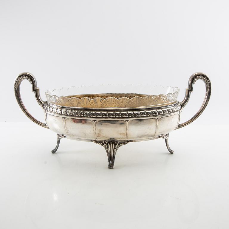 Jardinière of low-grade silver Germany early 20th century.