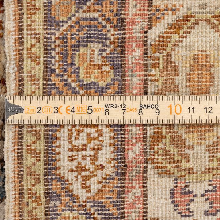 Carpet, Oriental, approx. 171 x 117 cm.