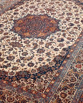 SEMIANTIK/OLD ISFAHAN. 310 x 211,5 cm (samt ca 2 cm mönstrad slätväv på varje kortsida).