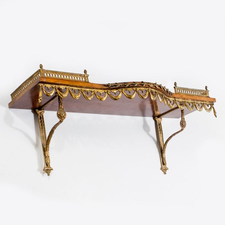 VÄGGHYLLA, gustaviansk stil , 1900-talets första hälft.