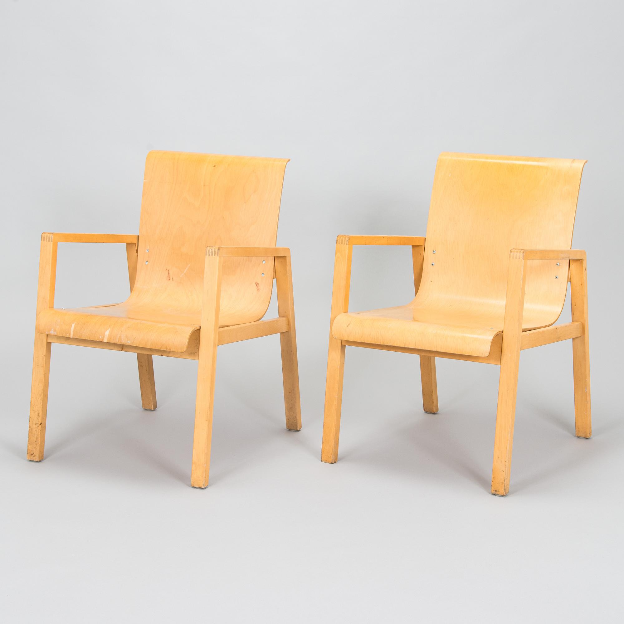 Alvar Aalto, A pair of 1970s armchairs model 403 for Artek.