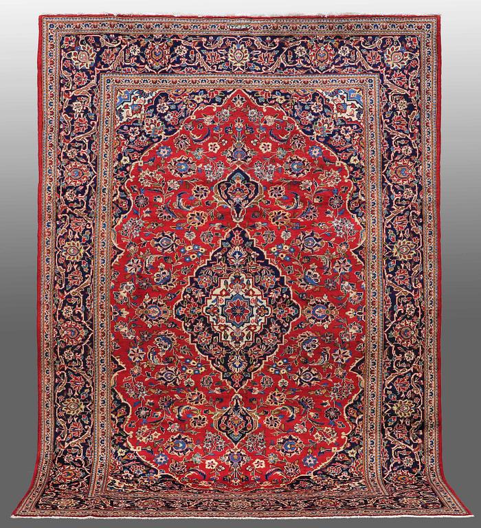 A CARPET, Kashan , signed, ca 300 x 202 cm.