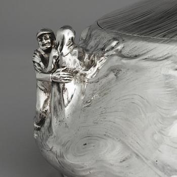 Aron Jerndahl, terrin med lock "Dansen", Johan August Ferngren  Stockholm 1930, silver.