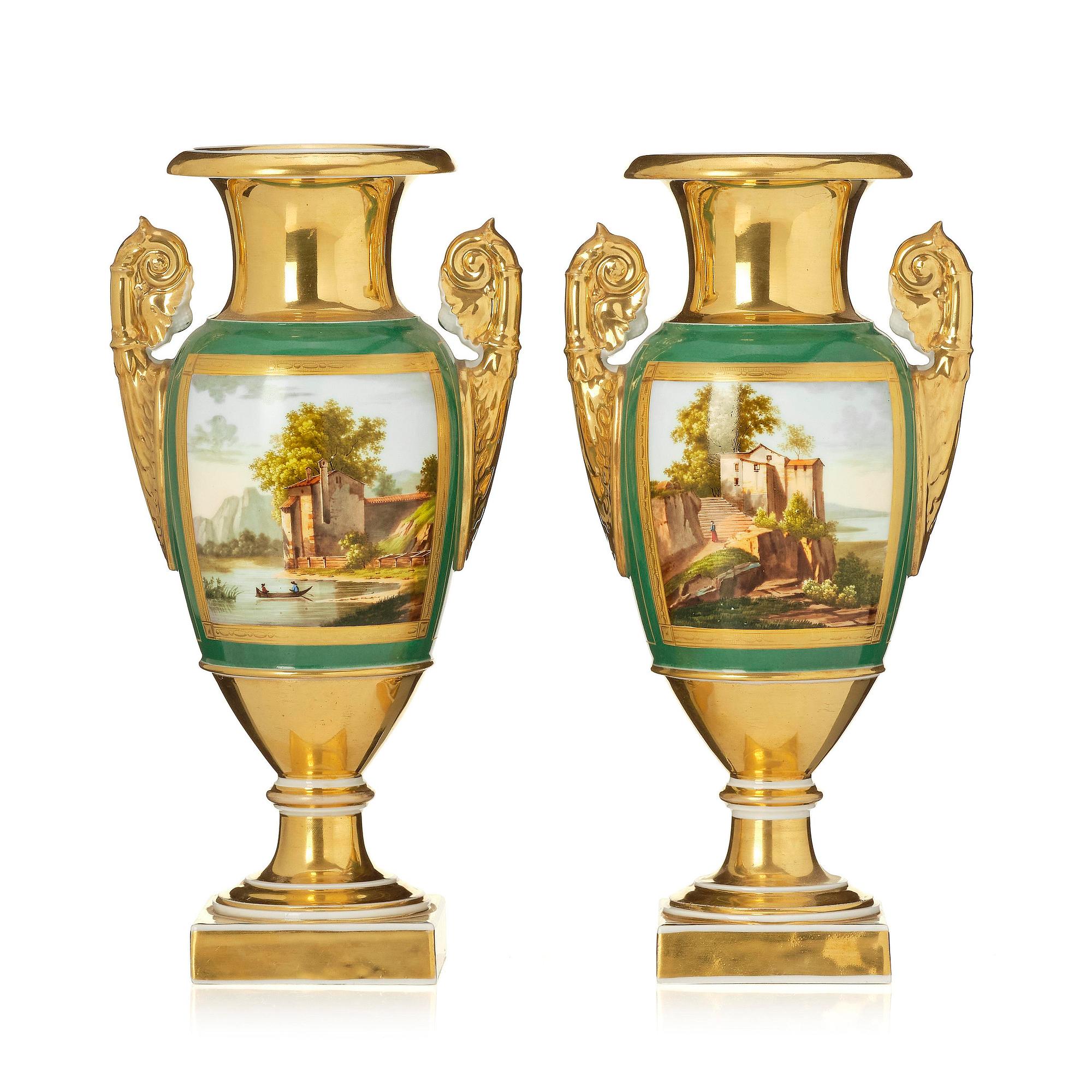A pair of Empire vases, 19th century.