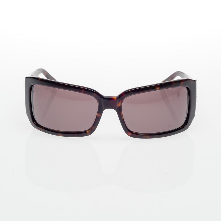 SOLGLASÖGON, Moschino.